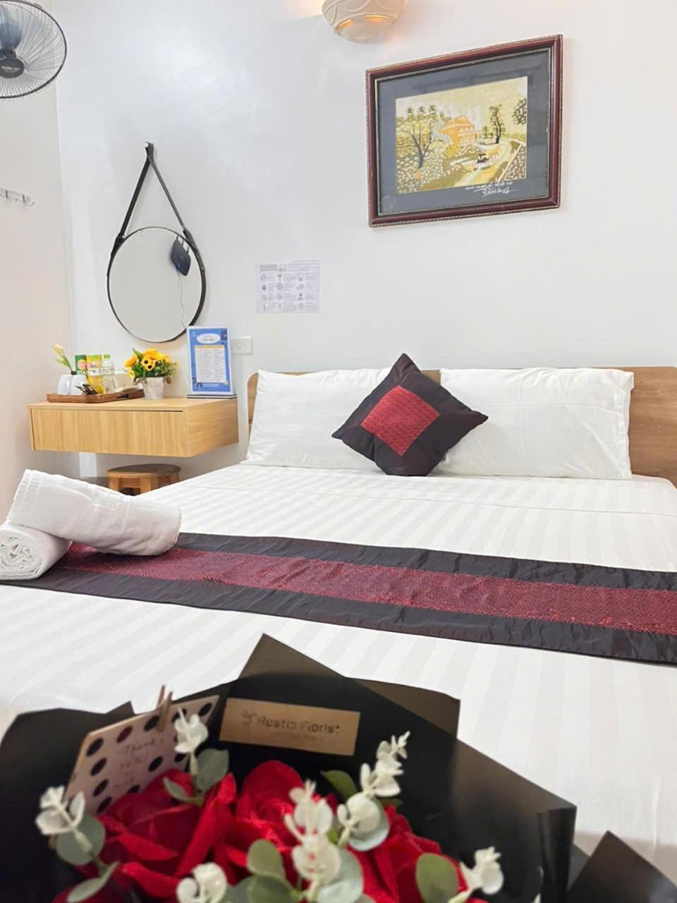 Fortuna Homestay Hanoi Buitenkant foto