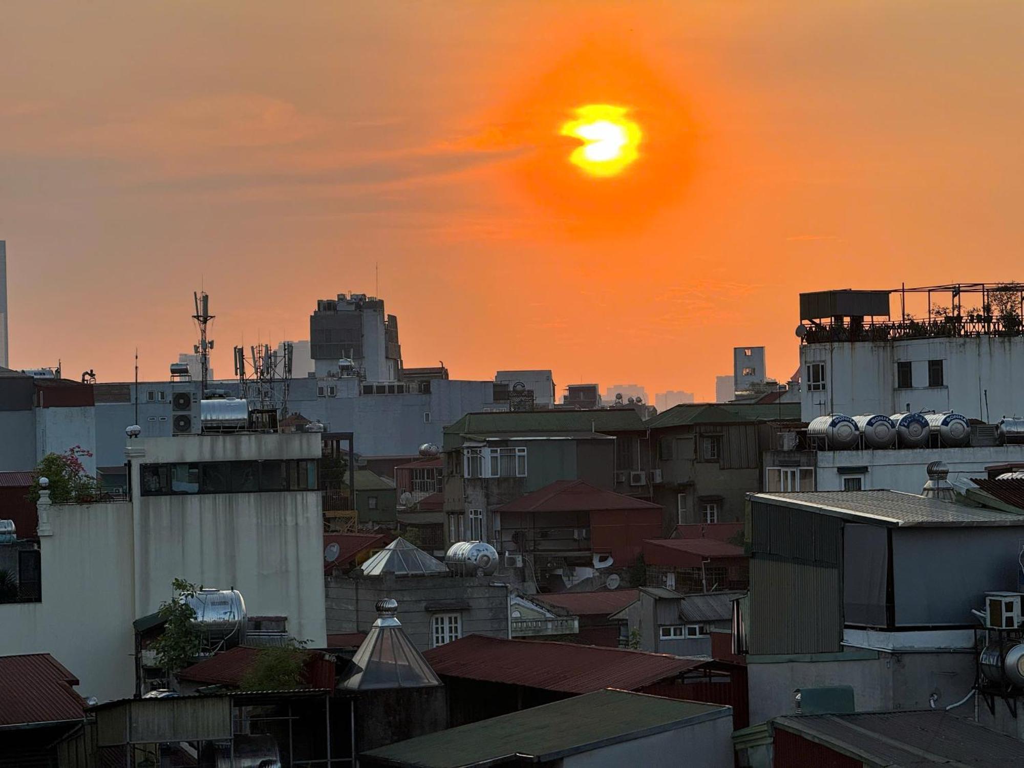 Fortuna Homestay Hanoi Buitenkant foto