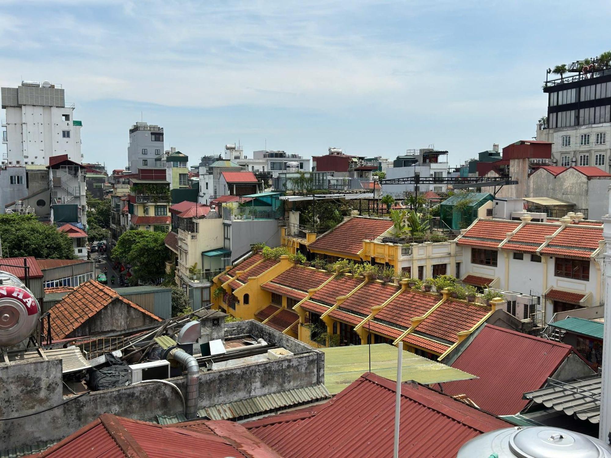 Fortuna Homestay Hanoi Buitenkant foto